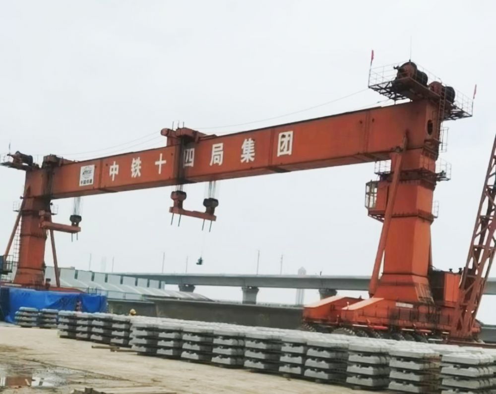 移梁機(jī)安裝維修.jpg