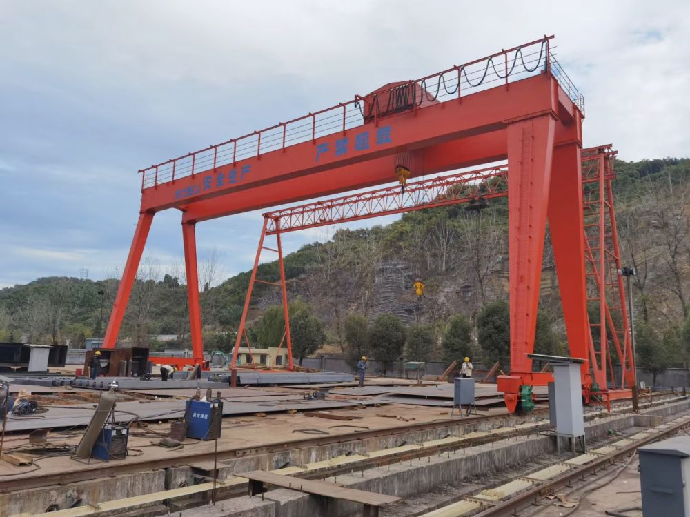 MG型/ME型雙梁門式起重機(jī)、雙主梁龍門吊產(chǎn)地、廠家報(bào)價(jià)